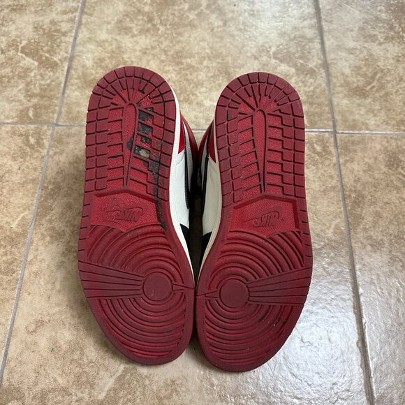 Bred Toe Nike Jordan 1 Retro High - Picture 5 of 5